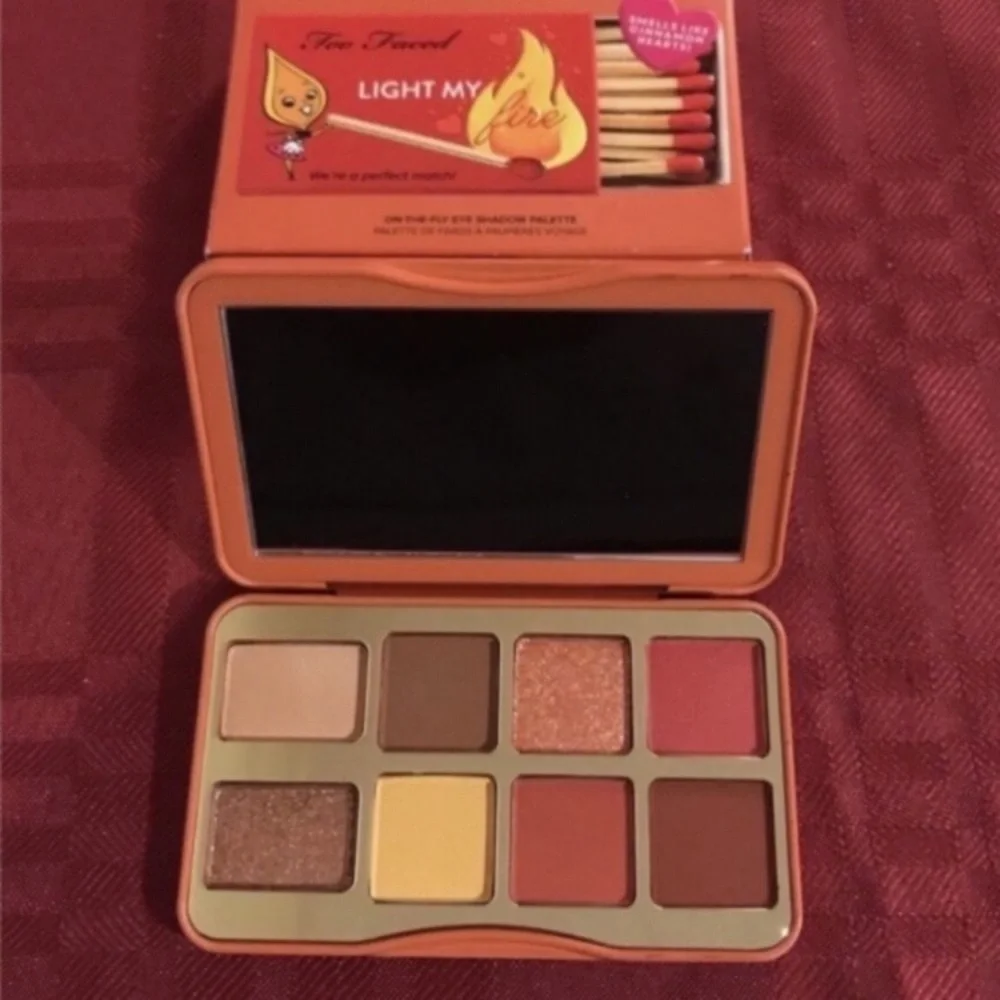 Too Faced Light My Fire Eyeshadow Palette 🆕